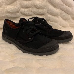 NWOT Palladium Men’s Pampa in Black